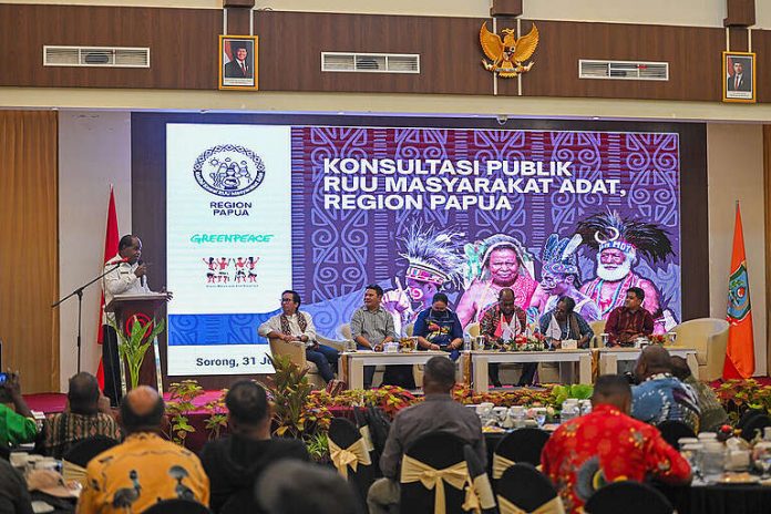 Public Consultation on the Draft Indigenous Peoples Law for the Papua Region Sorong, Southwest Papua, Indonesia © Aldo Rio / Greenpeace