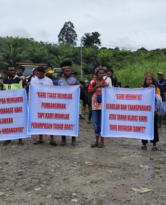 Masyarakat Kaureh-Yapsi Palang PT Sinar Mas Karena 32 Tahun Tidak Mengubris Mereka