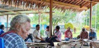 Masyarakat Adat Papua Harus Cerdas: Hak Menentukan Nasib Sendiri di Kampung